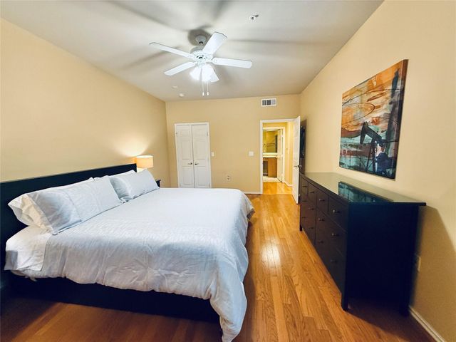 2400 Mccue Road 325, Houston, TX 77056