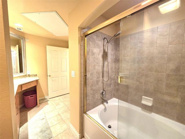 2400 Mccue Road 325, Houston, TX 77056