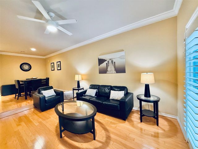 2400 Mccue Road 325, Houston, TX 77056