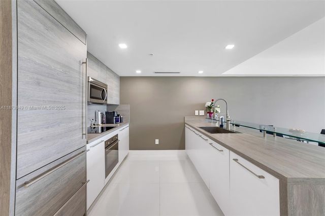 400 Sunny Isles Blvd 1603, Sunny Isles Beach, FL 33160