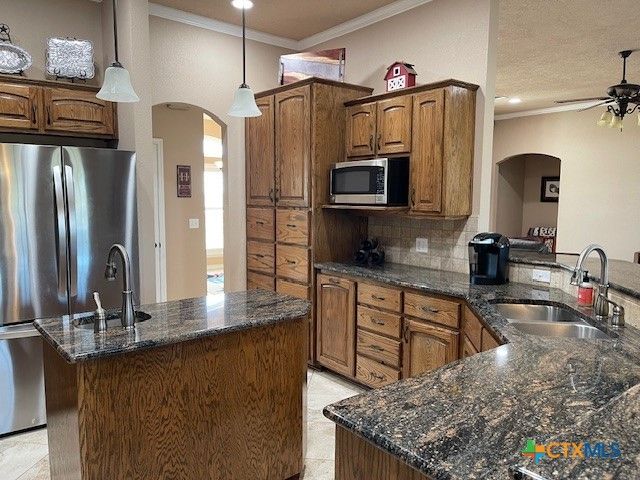 1529 East FM 485, Cameron, TX 76520