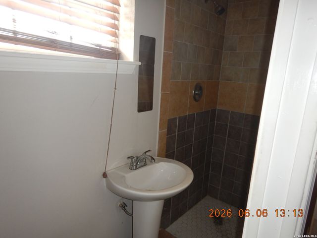 616 Fern Meadow Dr, Universal City, TX 78148