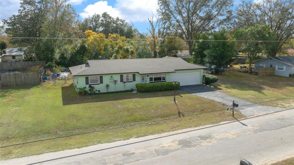 Image 3 of property listing at 2004 NE 52ND STREET, Ocala, FL 34479