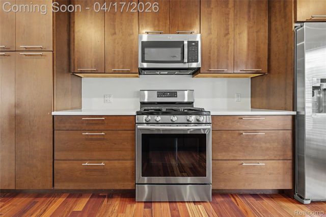 312 Terry Avenue, Rochester, MI 48307