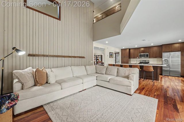 312 Terry Avenue, Rochester, MI 48307