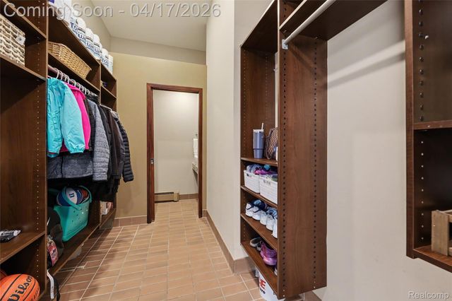 312 Terry Avenue, Rochester, MI 48307