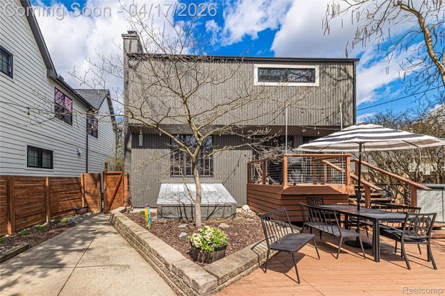 312 Terry Avenue, Rochester, MI 48307