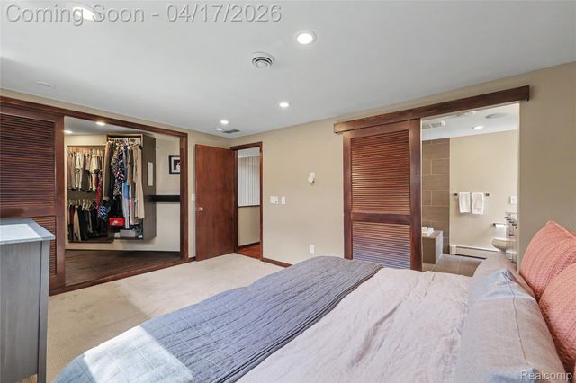312 Terry Avenue, Rochester, MI 48307