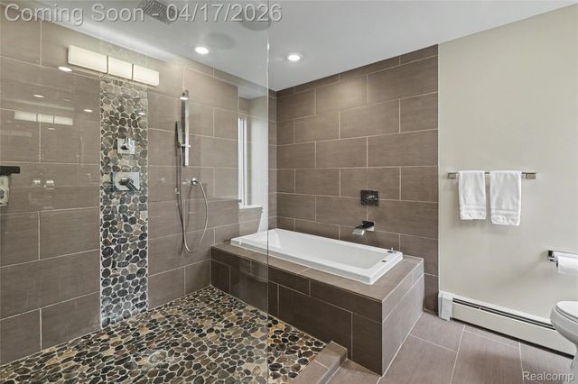 312 Terry Avenue, Rochester, MI 48307