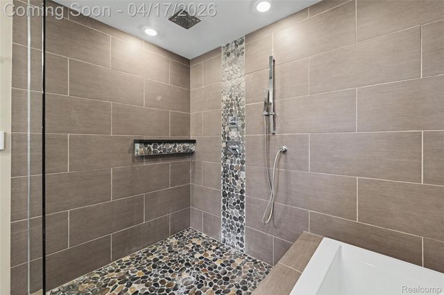 312 Terry Avenue, Rochester, MI 48307