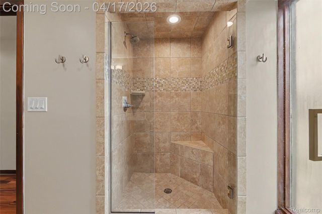 312 Terry Avenue, Rochester, MI 48307