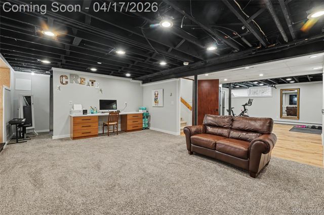 312 Terry Avenue, Rochester, MI 48307