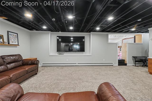 312 Terry Avenue, Rochester, MI 48307