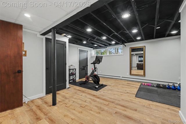 312 Terry Avenue, Rochester, MI 48307