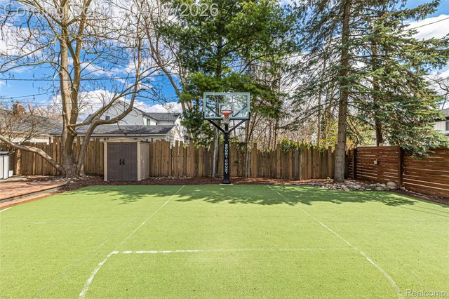 312 Terry Avenue, Rochester, MI 48307