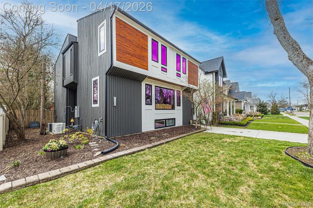 312 Terry Avenue, Rochester, MI 48307