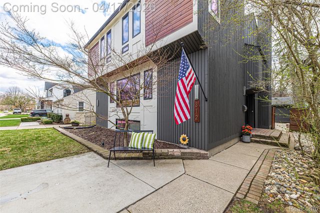 312 Terry Avenue, Rochester, MI 48307