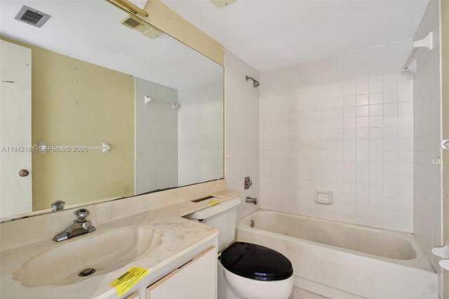 114 Lake Emerald Drive 104, Oakland Park, FL 33309