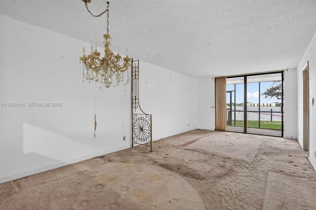 114 Lake Emerald Drive 104, Oakland Park, FL 33309