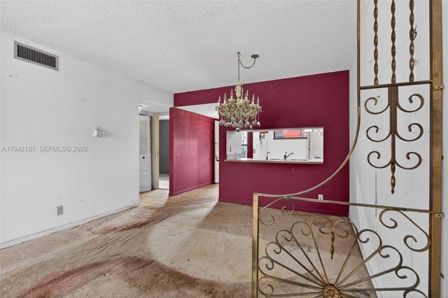 114 Lake Emerald Drive 104, Oakland Park, FL 33309