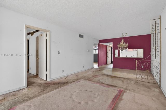 114 Lake Emerald Drive 104, Oakland Park, FL 33309