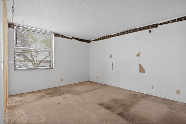114 Lake Emerald Drive 104, Oakland Park, FL 33309