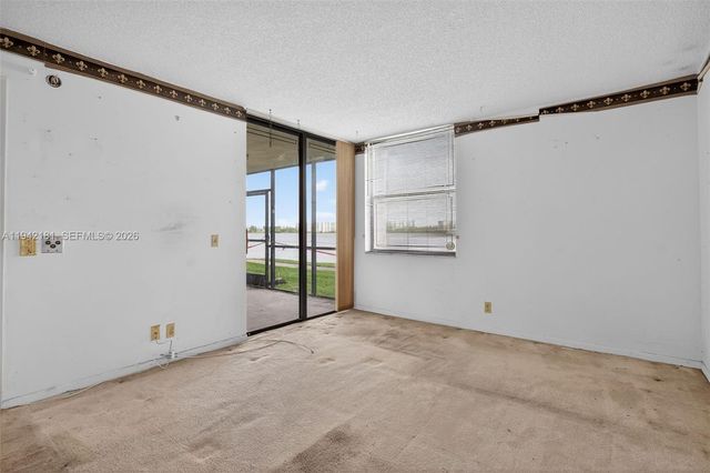114 Lake Emerald Drive 104, Oakland Park, FL 33309