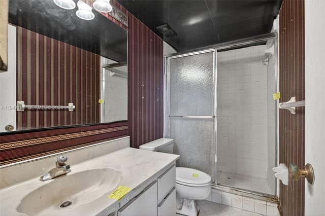 114 Lake Emerald Drive 104, Oakland Park, FL 33309