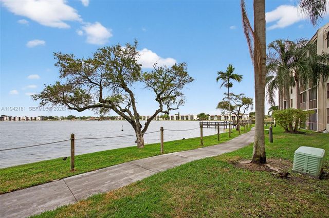 114 Lake Emerald Drive 104, Oakland Park, FL 33309
