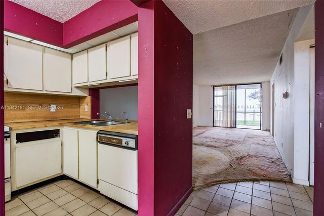 114 Lake Emerald Drive 104, Oakland Park, FL 33309