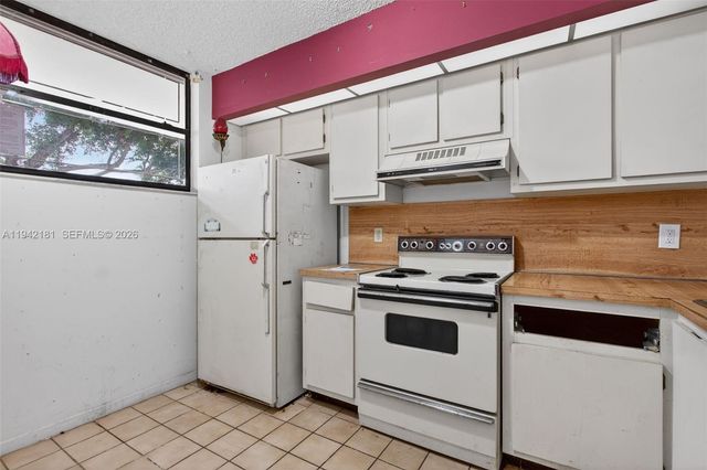 114 Lake Emerald Drive 104, Oakland Park, FL 33309