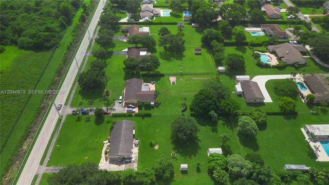 13450 SW 26th St, Davie, FL 33325