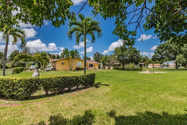 13450 SW 26th St, Davie, FL 33325