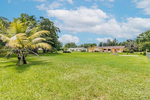 13450 SW 26th St, Davie, FL 33325