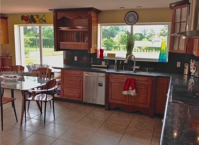 13450 SW 26th St, Davie, FL 33325