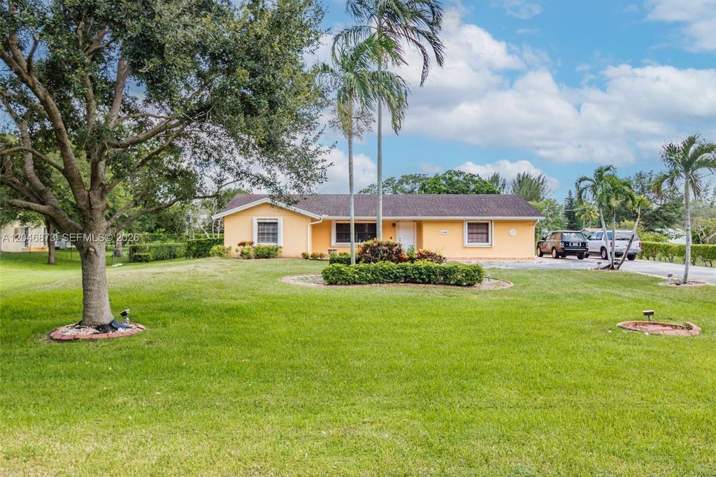 13450 SW 26th St, Davie, FL 33325
