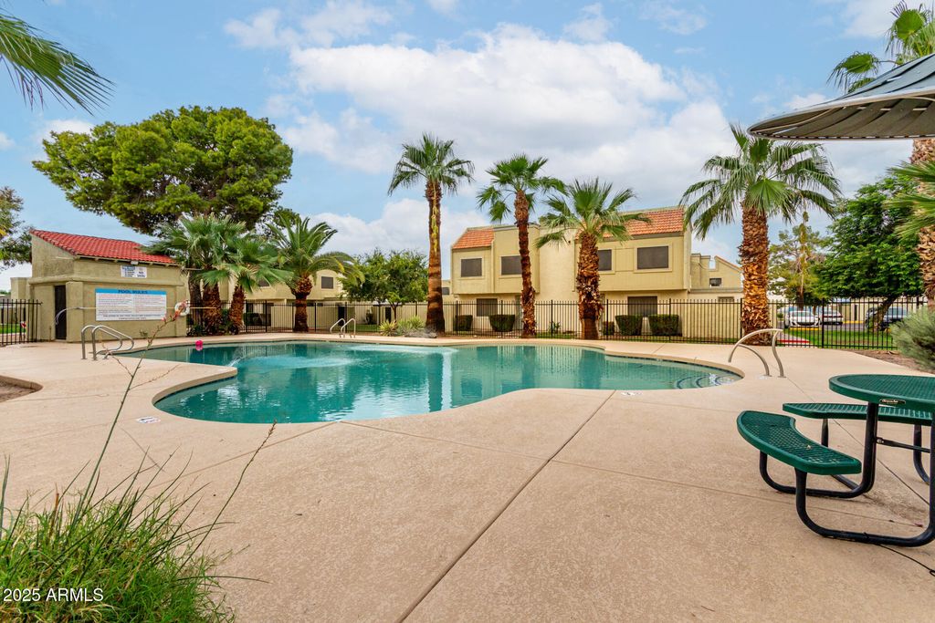 4867 W PALO VERDE Drive, Glendale, AZ 85301