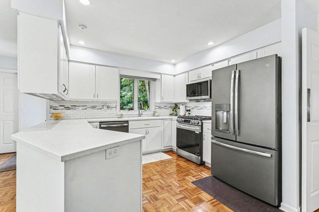 3598 Charlevoix Drive SE 116, Grand Rapids, MI 49546
