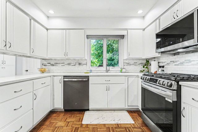 3598 Charlevoix Drive SE 116, Grand Rapids, MI 49546