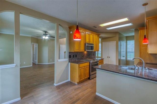 4803 Widerop Lane, Friendswood, TX 77546