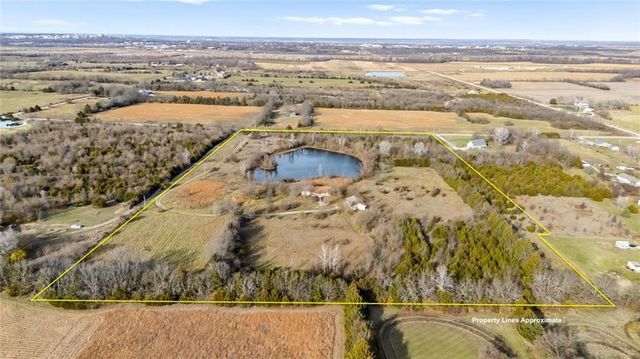 1573 N 1100 Road, Lawrence, KS 66046