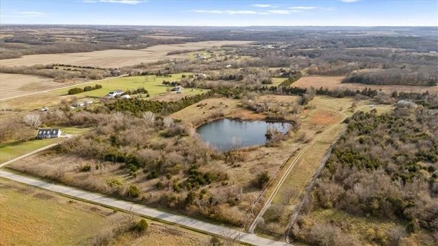 1573 N 1100 Road, Lawrence, KS 66046