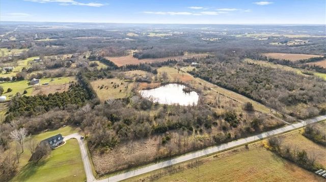 1573 N 1100 Road, Lawrence, KS 66046