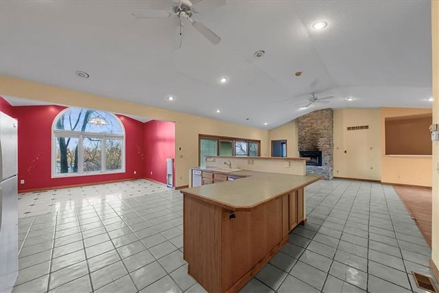 1573 N 1100 Road, Lawrence, KS 66046