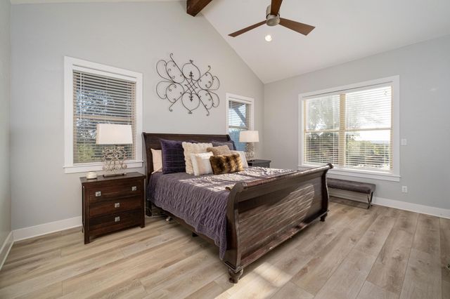 321 Running Deer LN, Dripping Springs, TX 78620