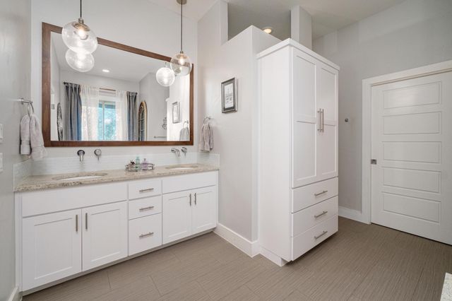 321 Running Deer LN, Dripping Springs, TX 78620