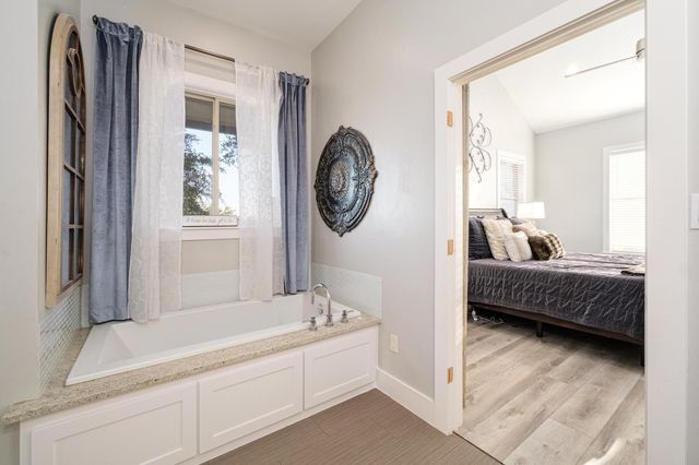 321 Running Deer LN, Dripping Springs, TX 78620