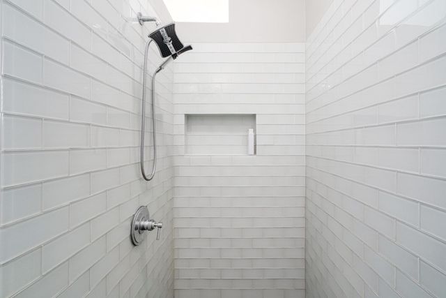 321 Running Deer LN, Dripping Springs, TX 78620