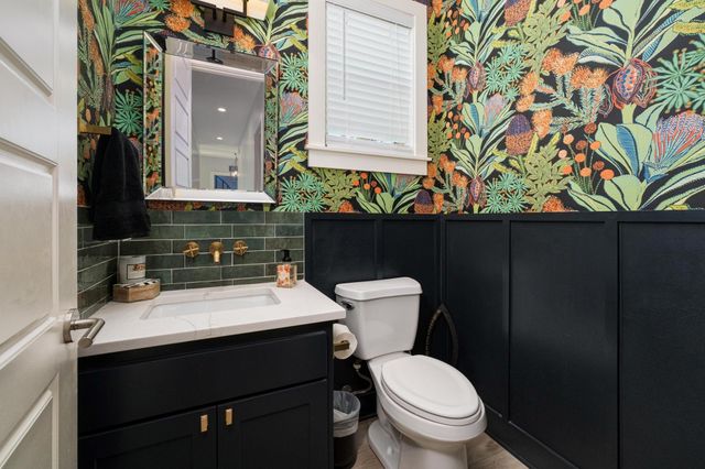 321 Running Deer LN, Dripping Springs, TX 78620