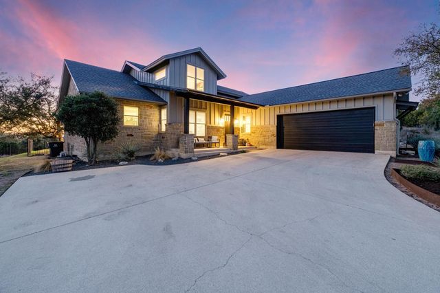 321 Running Deer LN, Dripping Springs, TX 78620